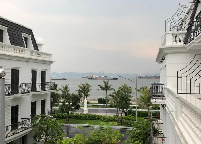Sea View * Hạ Long
