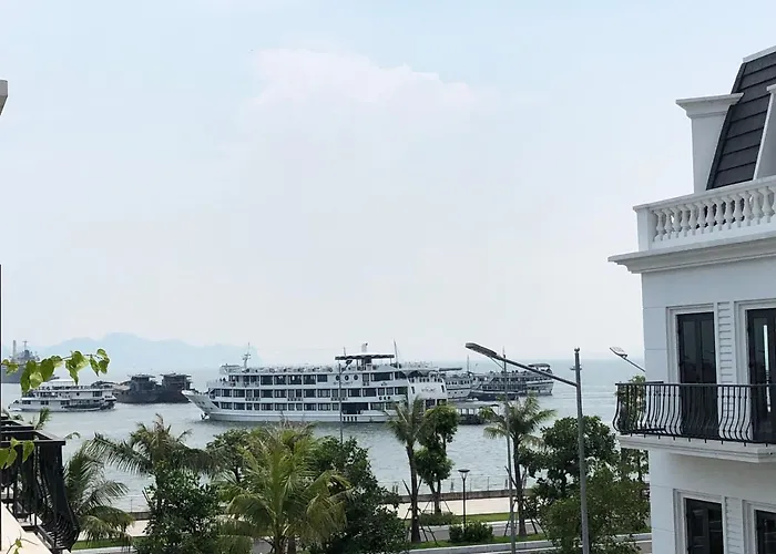 Sea View Hạ Long